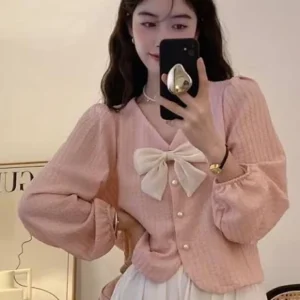 A pink V-naked top