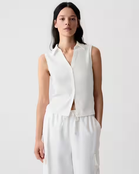GAP
Ribbed Button-Down Short Sleeves Top